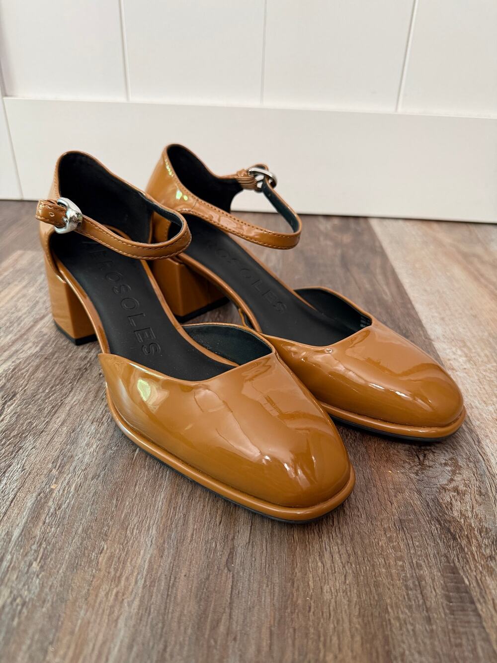 Aerosoles Alma Women's Pumps in tan patent faux leather size women’s 7.5 EUC